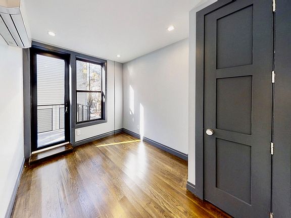 5th image of 119 Kent Ave APT 2
