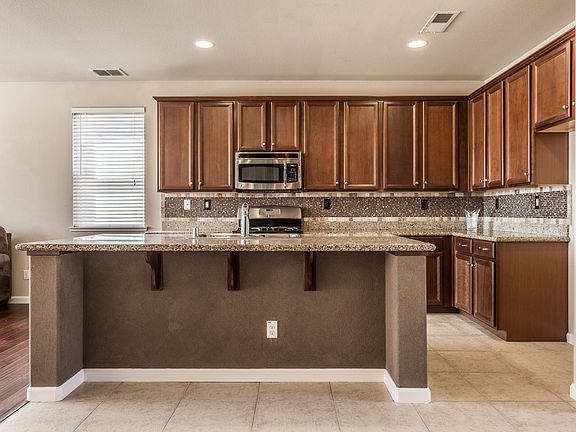 4th image of 1408 Snapdragon Ln