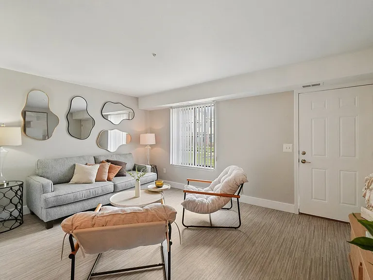 Relax in spacious living areas with room for complete furnishing arrangements, professionally operated by Highlands Vista Group.
