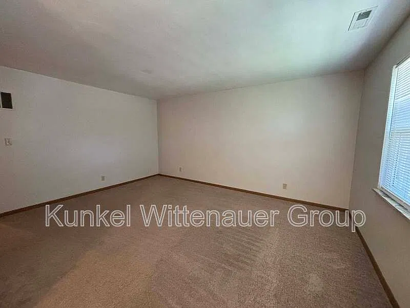 2 bed, 1.0 bath, 900 sqft, $775 — Photo 4