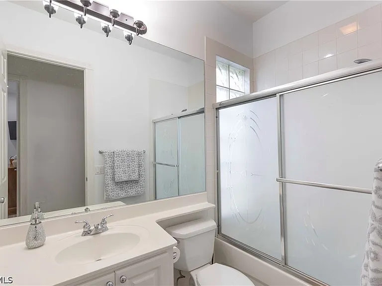 7983 Valentina Ct — Photo 36