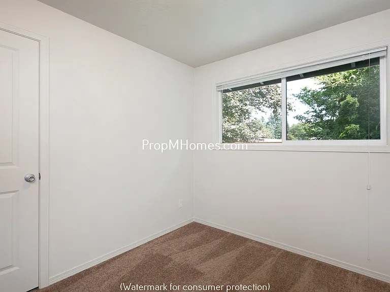 15535 NE Glisan St #1 — Photo 14