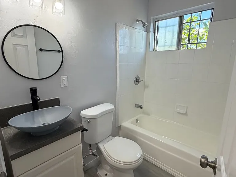1334 W 93rd St — Photo 11