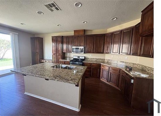 3rd image of 29790 Cottonwood Cove Dr