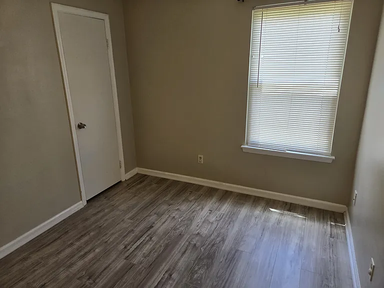 4692 Greenlaw Dr — Photo 11