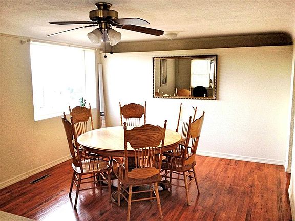4th image of 412 W Green Ave