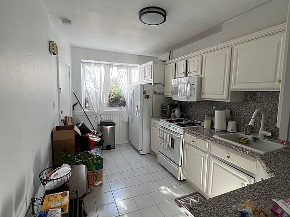 2nd image of 47 Dongan Ave Floor 1