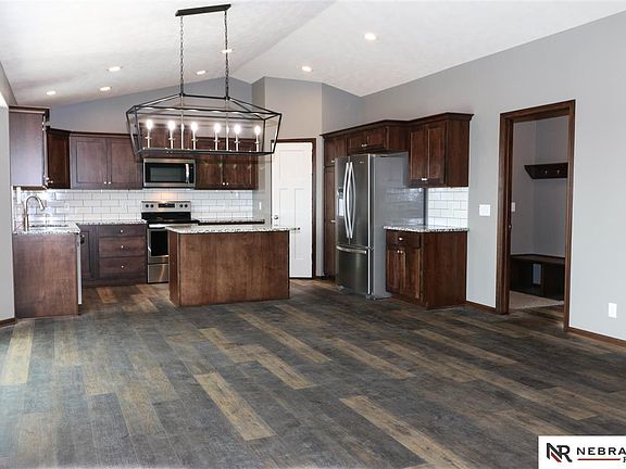 3rd image of 3124 N 93rd Ct