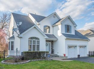 7 Dickinson Ct, Ledgewood, NJ 07852