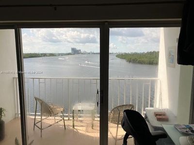 500 Bayview Dr APT 618, Sunny Isles Beach, FL, 33160