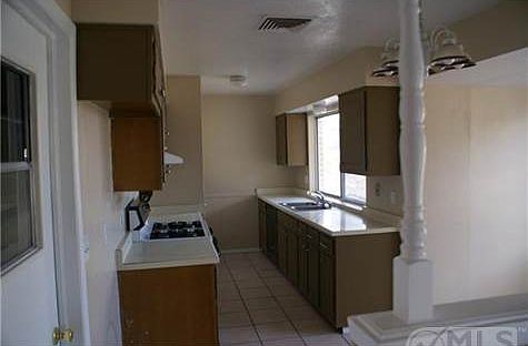 3rd image of 3464 Edgerock Dr