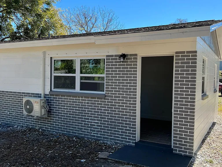 4421 N Clark Ave #B — Photo 3