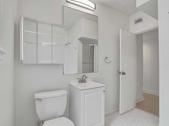 5th image of 3218 W Santiago St