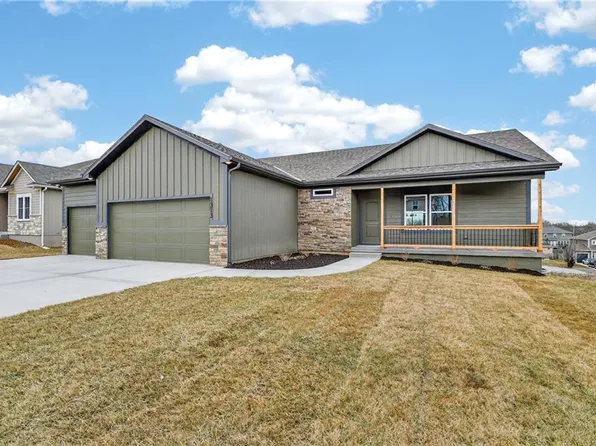 1313 N Holland Dr, Independence, MO 64056