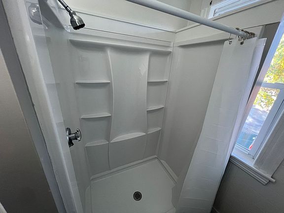 2nd image of 12-16 S Pleasant St #2B-1BA-500SQFT