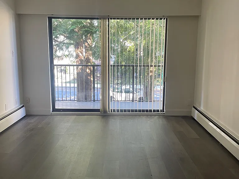 1030 W 14th Ave — Photo 7