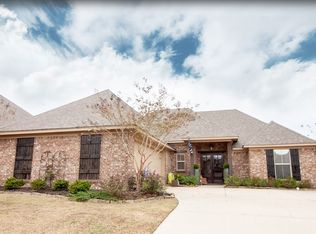 216 Stonebridge Blvd, Brandon, MS 39042