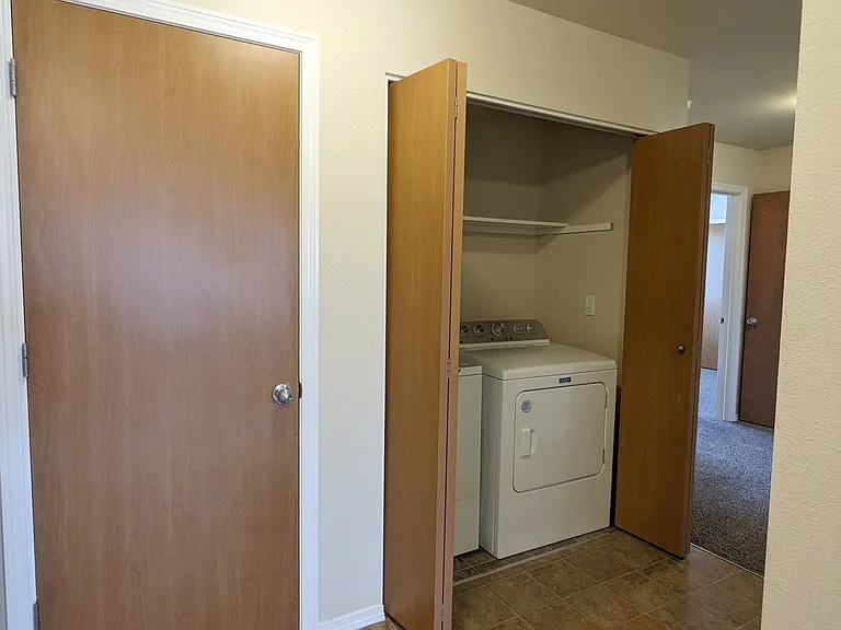 Wellesley Park Apartments — Photo 124