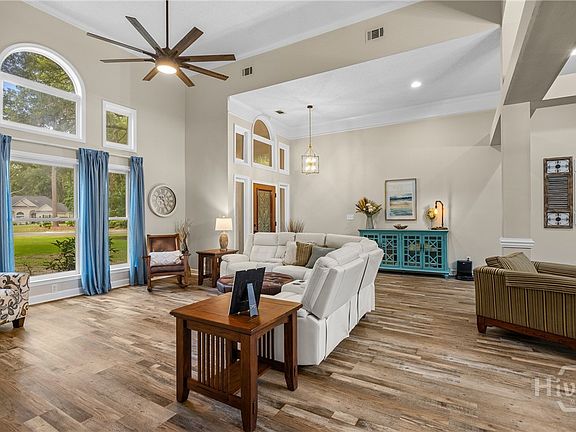 2nd image of 139 Mingarry Drive