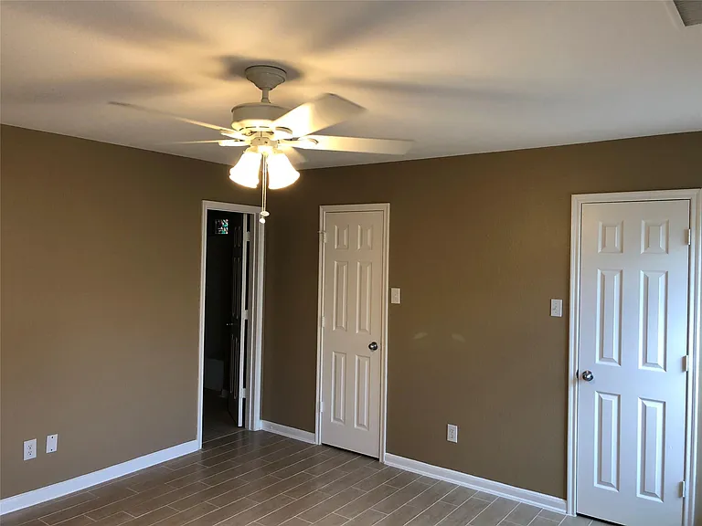 19615 Hollington Dr — Photo 11