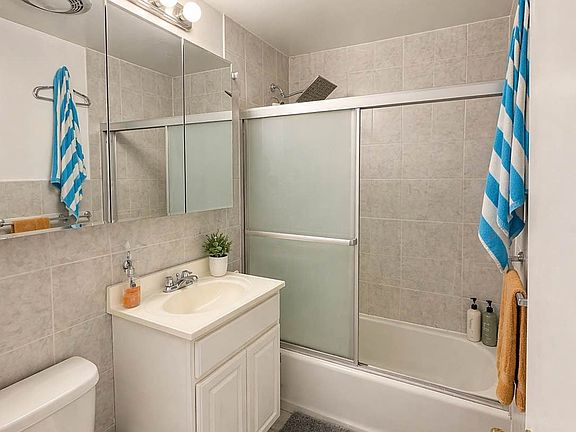 2nd image of 97 Avenue A APT 3