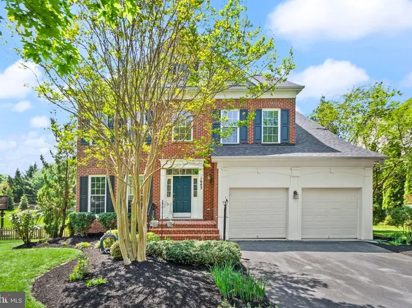 1643 Chickasaw Pl NE, Leesburg, VA 20176