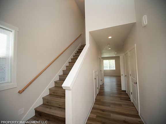 5th image of 2422 Leonard Ln