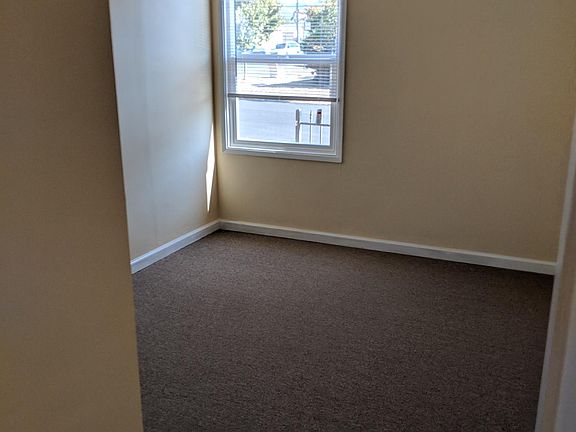 4th image of 2924 Esmond Ave
