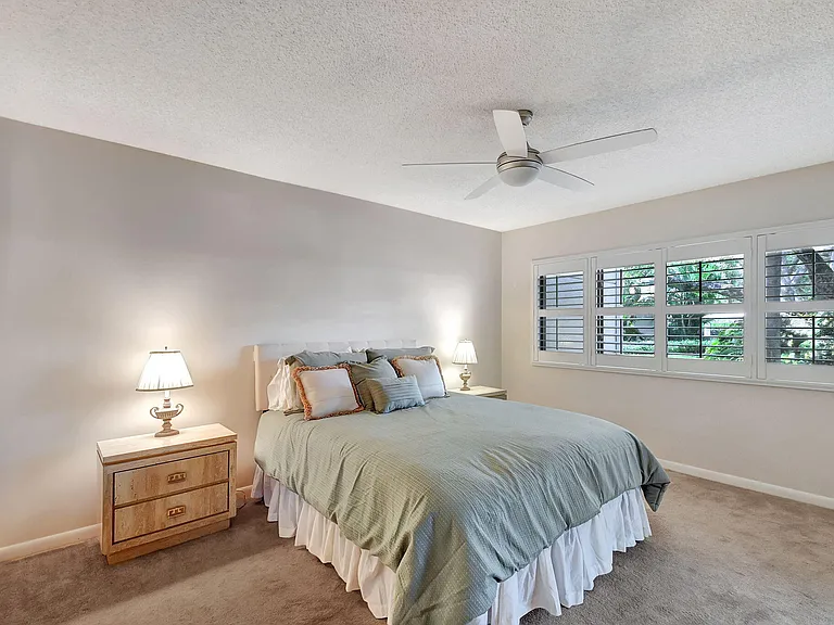 318 Oak Harbour Dr #318 — Photo 14