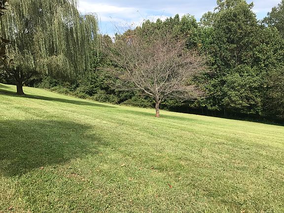 3rd image of 1823 Vista Cir