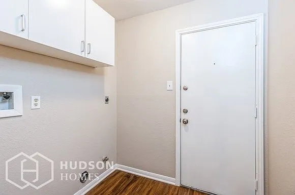 9127 Cypress Square Dr — Photo 11