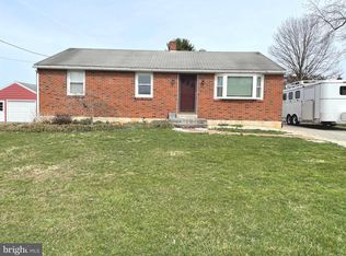 1715 W Longview Dr, Spring Grove, PA 17362