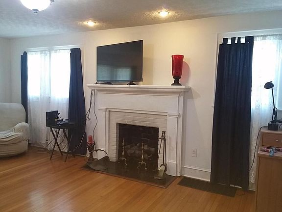 5th image of 718 Atlantic Ave
