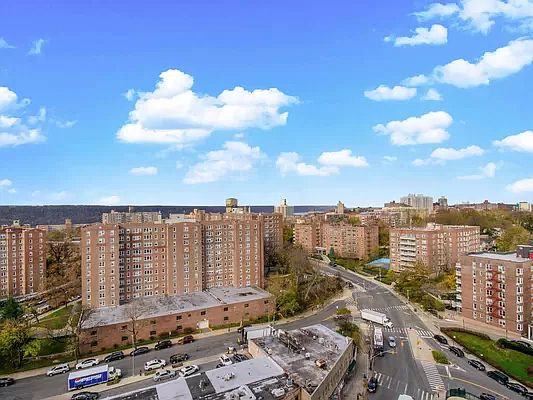 4th image of 555 Kappock St APT 19H
