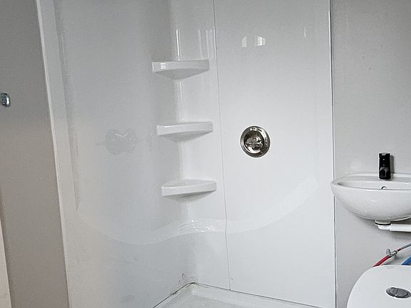 4th image of 1992 W Cheltenham Ave Floor 2