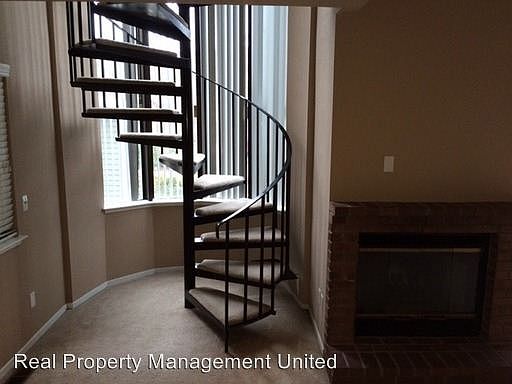 3rd image of 1425 Capri Ave