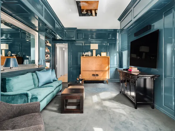 755 Park Avenue image 1 of 14