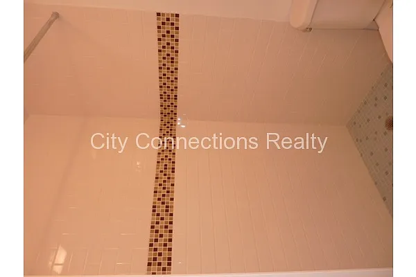 Rented by City Connections Realty | media 10