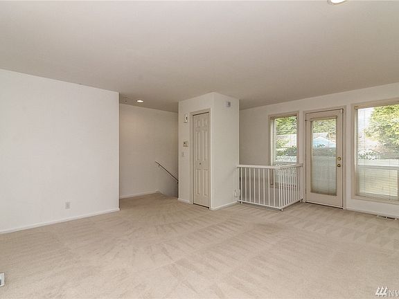 4th image of 2801 NE 130th St APT A102