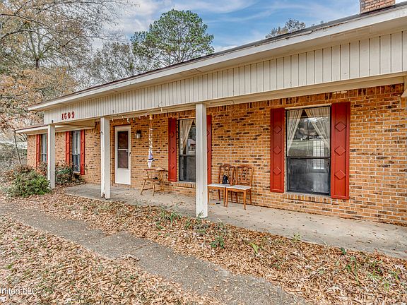 5th image of 1609 Old Vicksburg Rd