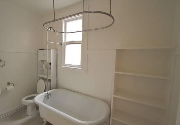 3rd image of 1826 Broderick St