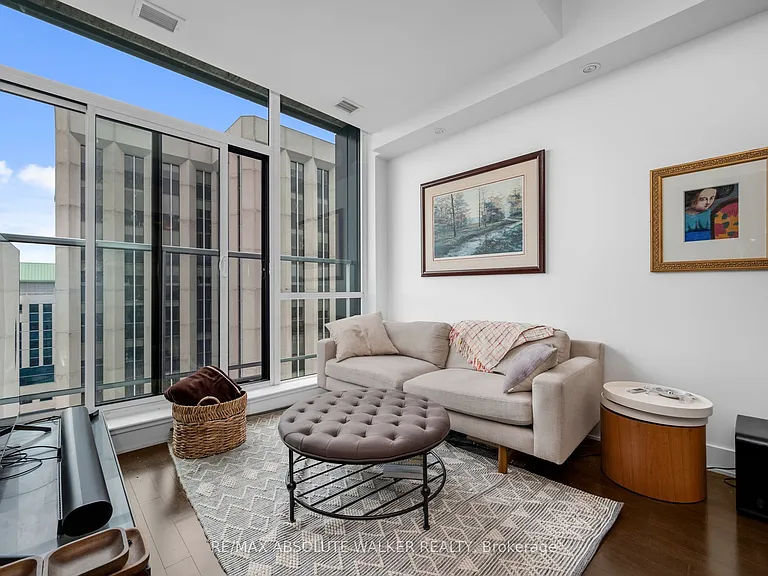 40 Nepean St #2702 — Photo 10