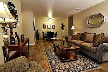 Tramor at Cannon Place — Photo 4