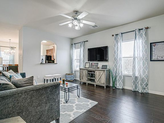 3rd image of 4000 Golden Rod Dr