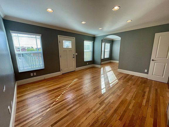 4th image of 2958 B St #0