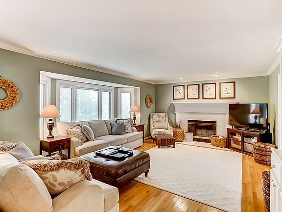5th image of 5032 Seabrook Ln