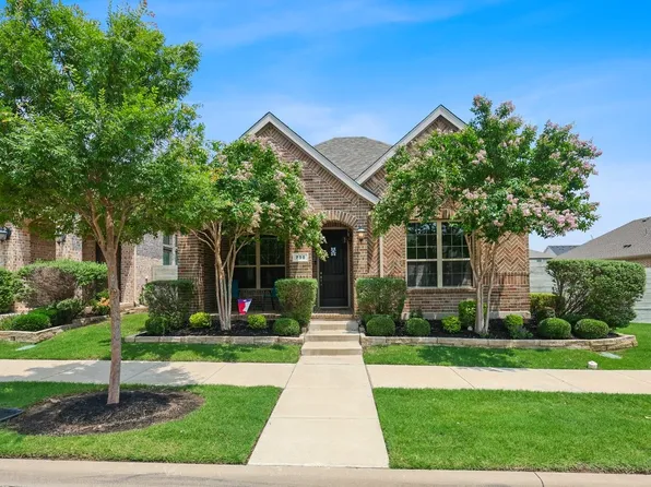 700 10th St, Roanoke, TX 76226