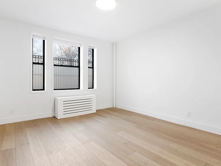 690 Riverside Dr #1C — Photo 5