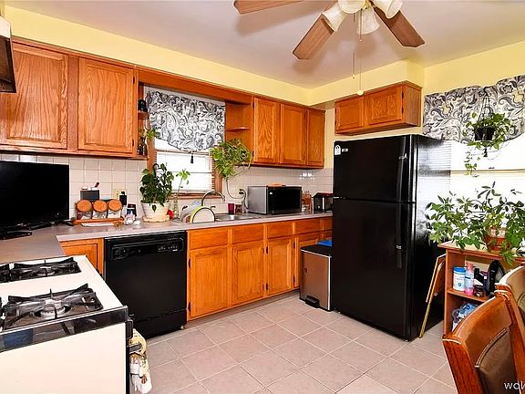 3rd image of 4253 E 162nd St #1