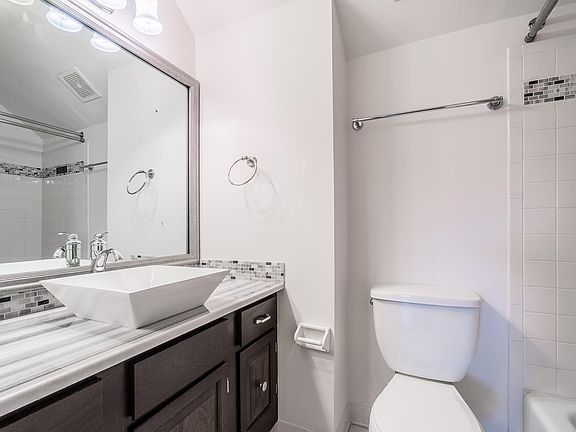 3rd image of 537 S Saint Asaph St